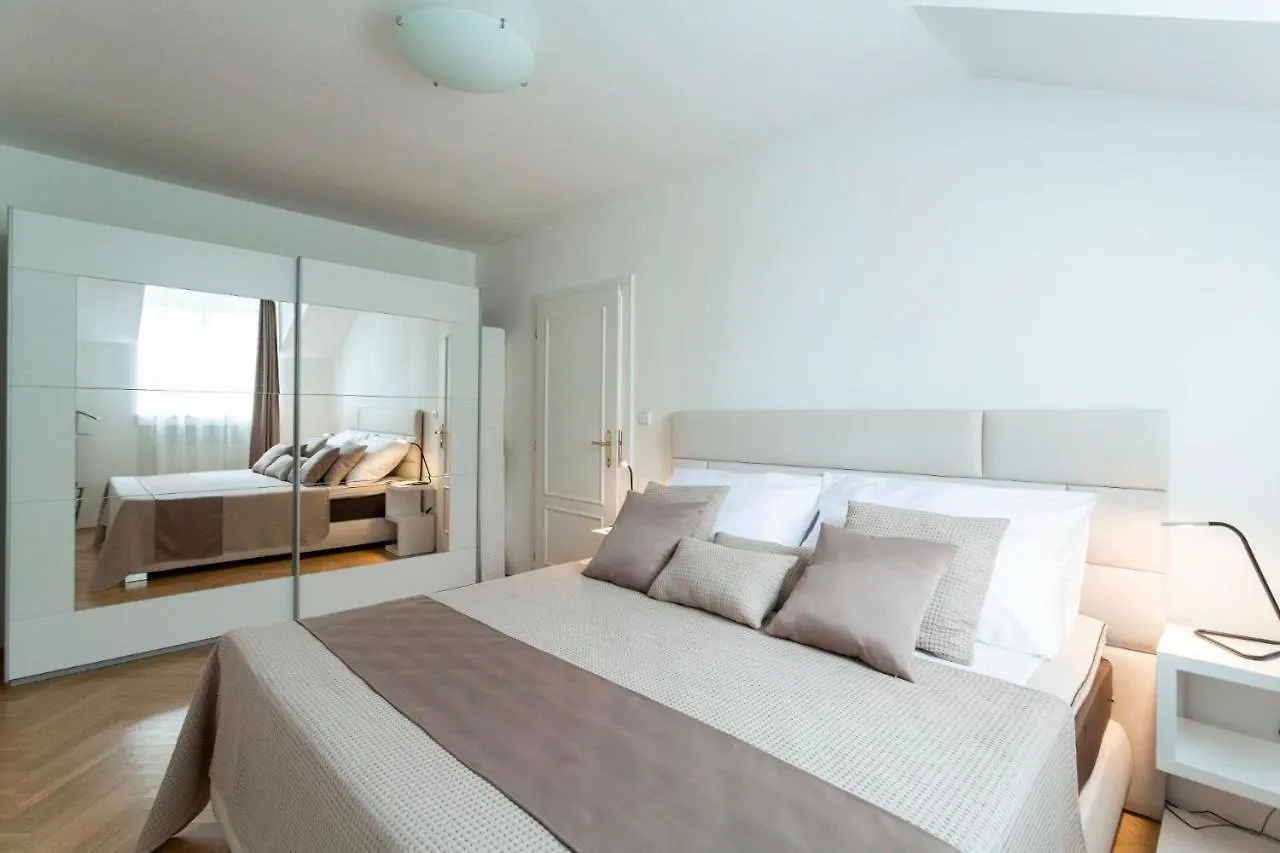 Prague Days - Modern Apartment - New Town